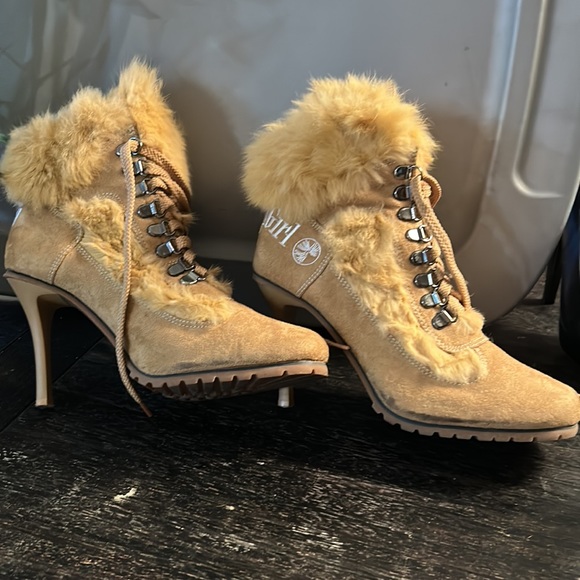 Tim Girl Fur Booties - Picture 8 of 9